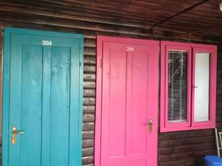 Хостелы Flamingo Costinesti Костинешти Кровать в небольшом 4-местном общем номере для мужчин и женщин - Общая ванная комната-12